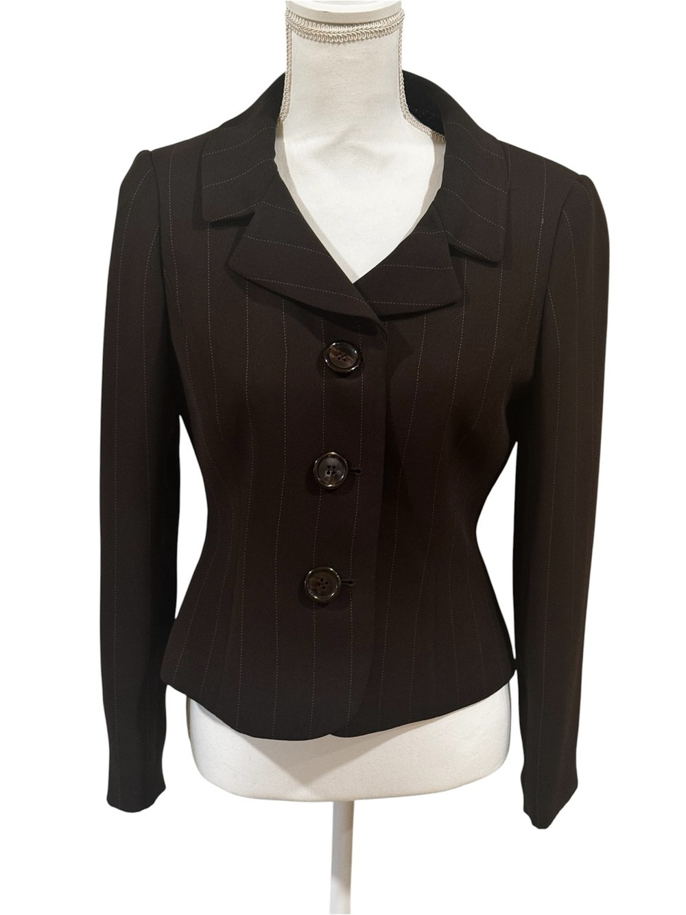 Tahari Arthur S. Levine tailored brown pinstripe blazer, 3 button, lined, 6P.